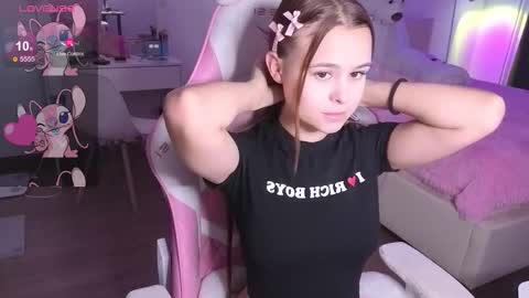 Snapshot of mollymurrrr chatting on 10.09.25 Molly online show from 10.09.25