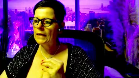 Snapshot of mollysun chatting on 06.23.26 MollySun Nina Randmann online show from 06.23.26
