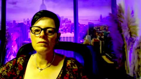 Snapshot of mollysun chatting on 07.22.26 MollySun Nina Randmann online show from 07.22.26