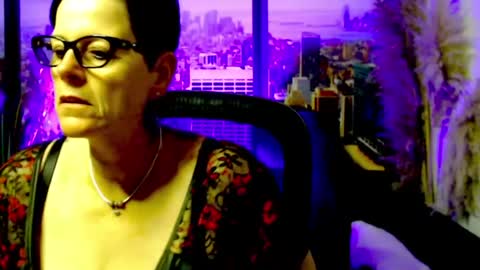 Snapshot of mollysun chatting on 07.30.26 MollySun Nina Randmann online show from 07.30.26