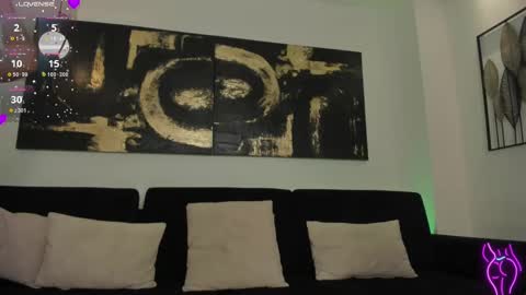 Molly Sunders online show from 02.26.25