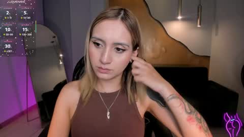 Molly Sunders online show from 05.11.26