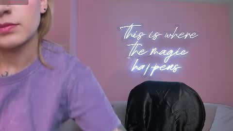 Snapshot of mollysunders_ chatting on 07.19.26 Molly Sunders online show from 07.19.26