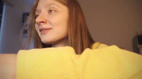 Snapshot of mollytucker chatting on 01.11.25 mollytucker online show from 01.11.25