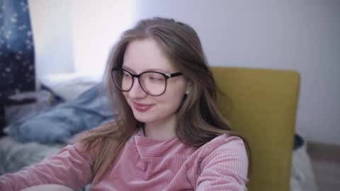 Snapshot of mollytucker chatting on 02.08.25 mollytucker online show from 02.08.25