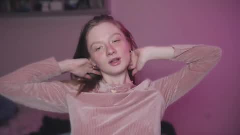 Snapshot of mollytucker chatting on 02.14.25 mollytucker online show from 02.14.25