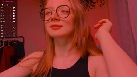 Snapshot of mollytucker chatting on 10.17.25 mollytucker online show from 10.17.25