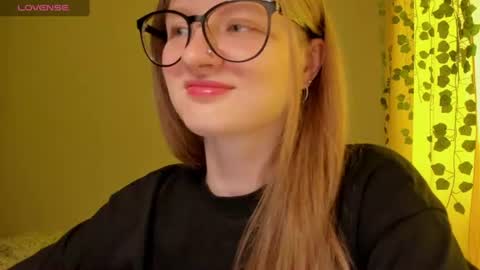 mollytucker online show from 06.11.26