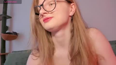 mollytucker online show from 07.10.26