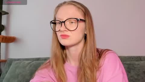 mollytucker online show from 07.12.26