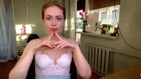 Snapshot of molyangel chatting on 06.06.26 Oksana online show from 06.06.26