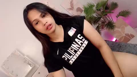 MOMIKHEM online show from 09.20.25