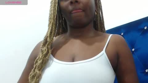 Snapshot of mommywebcam chatting on 10.06.25 DINAH online show from 10.06.25