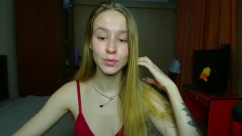 Snapshot of mona__liza chatting on 10.11.25 Mona online show from 10.11.25