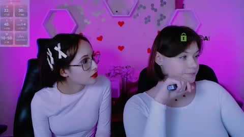 Mona  online show from 10.11.25