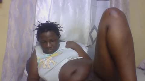 Snapshot of monalisaah chatting on 12.17.25 monalisaah online show from 12.17.25