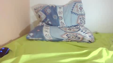 Snapshot of moncef122 chatting on 10.14.25 moncef122 online show from 10.14.25