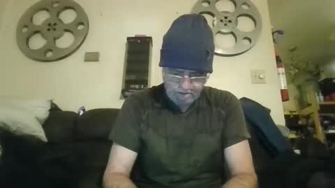 Snapshot of mondaymonday chatting on 01.03.25 mondaymonday online show from 01.03.25