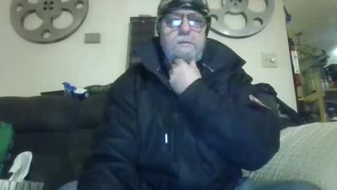 Snapshot of mondaymonday chatting on 02.04.25 mondaymonday online show from 02.04.25