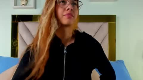 Snapshot of monic_sanders chatting on 06.19.26 monic_sanders online show from 06.19.26