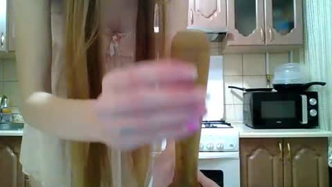 Snapshot of monica_tamayo chatting on 12.03.25 Monica online show from 12.03.25