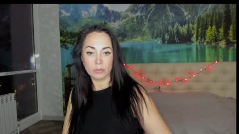 monica_weisss online show from 01.09.25