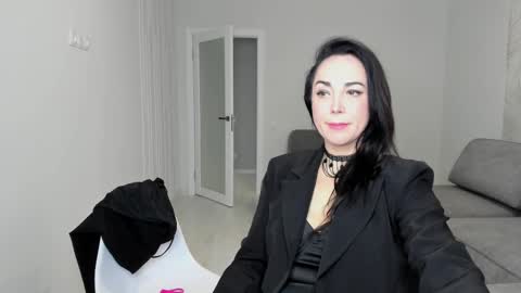 monica_weisss online show from 02.27.25