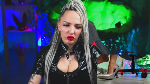 Monika online show from 03.03.25