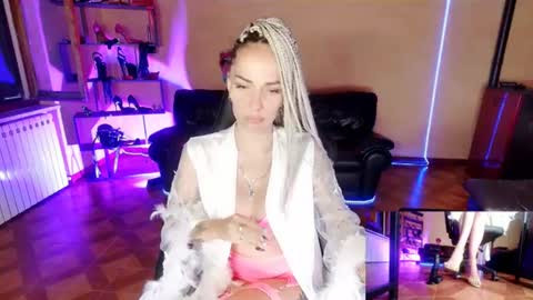 Snapshot of monicamaxwell2 chatting on 07.01.26 Miss Monica online show from 07.01.26