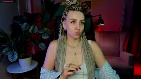 Snapshot of monicariley chatting on 06.17.26 monicariley online show from 06.17.26