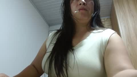 Snapshot of monickhotpri chatting on 07.17.26 monickhotpri online show from 07.17.26
