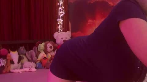 Monika    online show from 12.22.25