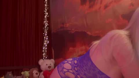 Monika    online show from 04.25.26