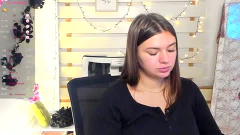 Monika online show from 11.05.25