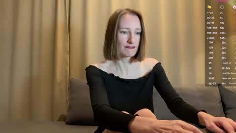 Snapshot of monikabos chatting on 03.07.25 MonikaBos online show from 03.07.25