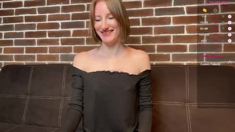 Snapshot of monikabos chatting on 10.20.25 MonikaBos online show from 10.20.25