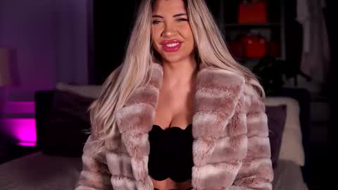 Moni online show from 01.05.26