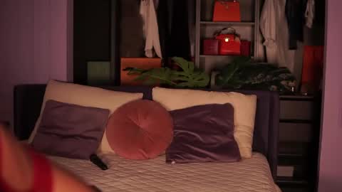 Moni online show from 04.19.26