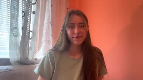 Snapshot of moniquebillinghurst chatting on 06.19.26 Rose online show from 06.19.26