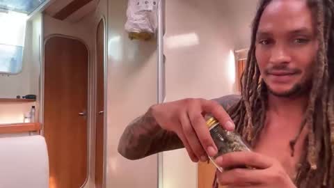 Monk and Mia online show from 10.12.25