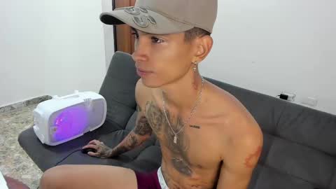 Snapshot of monkeyd_66 chatting on 01.12.25 monkeyd_66 online show from 01.12.25