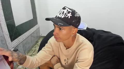 Snapshot of monkeyd_66 chatting on 02.10.25 monkeyd_66 online show from 02.10.25