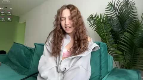 Snapshot of monnymoonn chatting on 05.17.26 Mary online show from 05.17.26