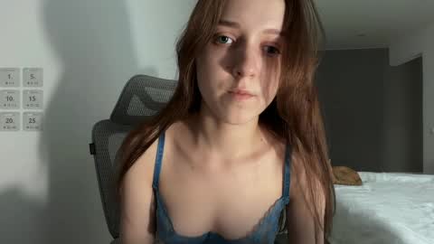 Snapshot of monnymoonn chatting on 05.30.26 Mary online show from 05.30.26