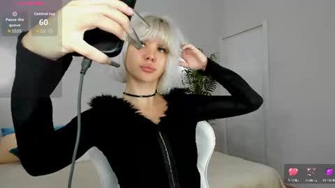 Snapshot of monro_doll chatting on 07.19.26 MONRO online show from 07.19.26