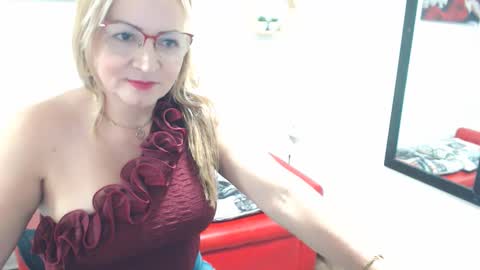 monserrat_diva online show from 11.25.25