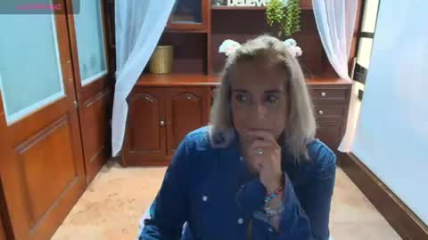 Snapshot of monserratgray chatting on 07.04.26 MONSERRAT online show from 07.04.26