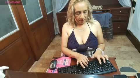 Snapshot of monserratgray chatting on 07.30.26 MONSERRAT online show from 07.30.26