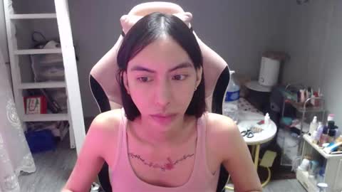 ELYSE A SIMPLE GIRL online show from 12.21.25