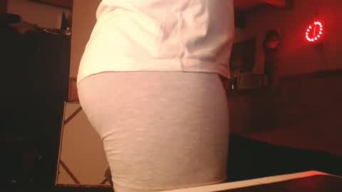 Snapshot of montana6897 chatting on 02.24.25 Kingalby817 online show from 02.24.25